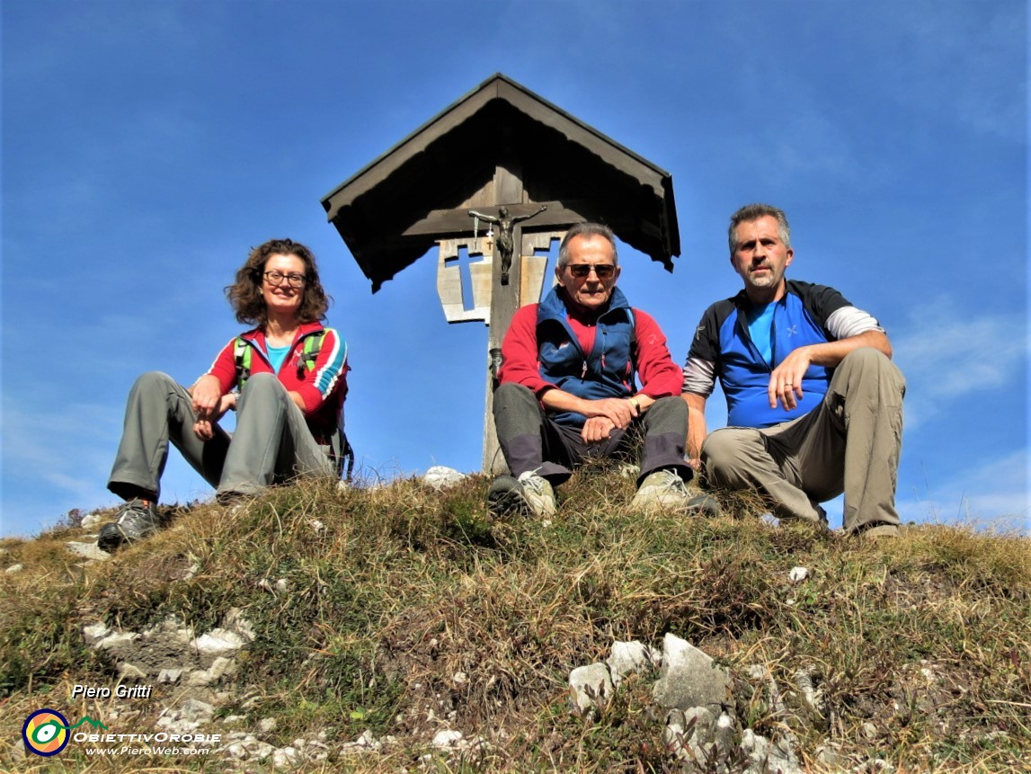 21 Al Crocefisso del Passo di Grialeggio (1690 m).JPG